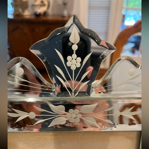 Vintage style Floral Etched mirrored Glass ornate Picture Frame. So pretty! - Picture 7 of 7